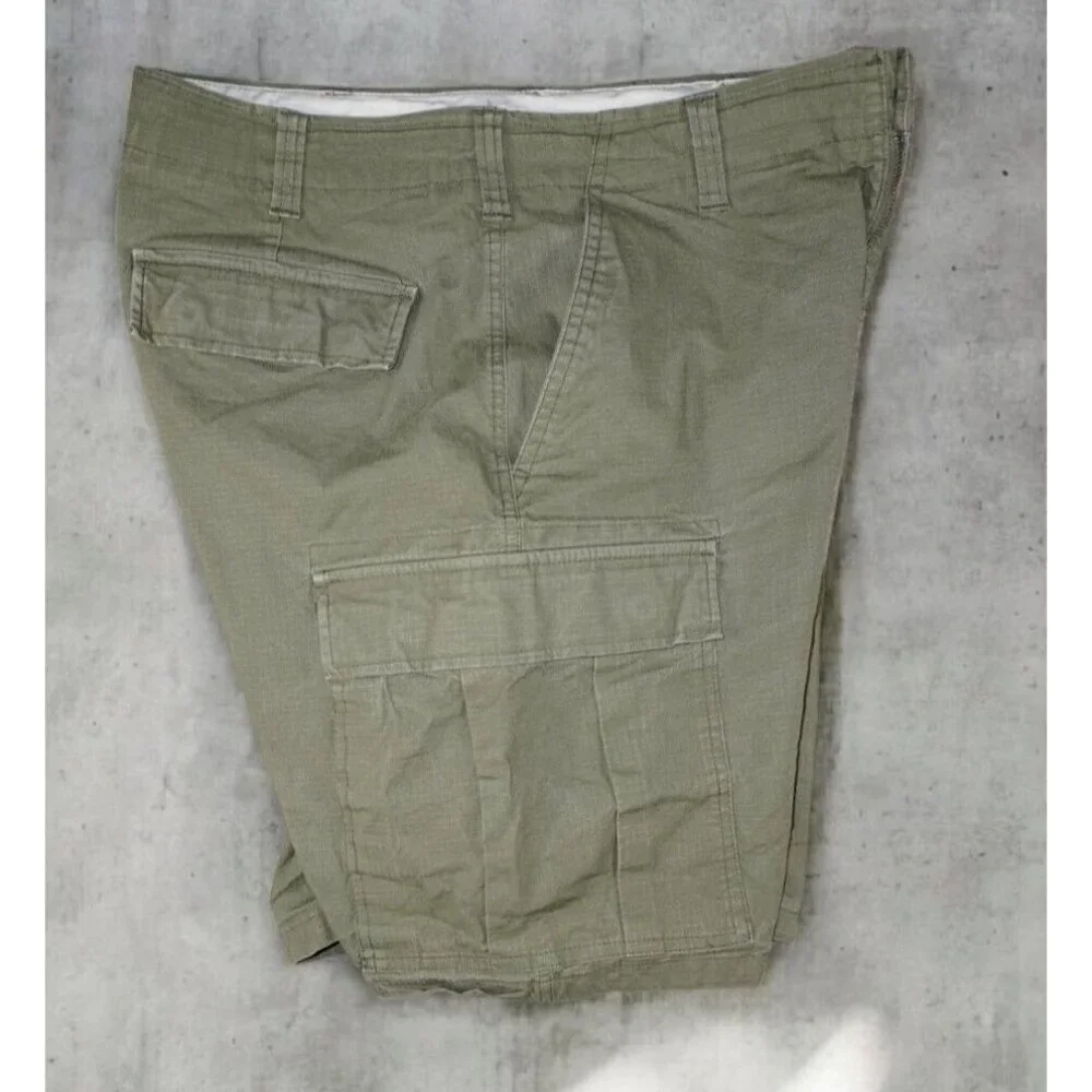 Nike SB Cargo Shorts Men's Size 32 Green Ripstop Utility Skateboarding Shorts